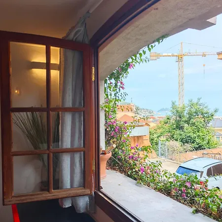 Апартаменти Hostdomus - La Ninfea Алассіо