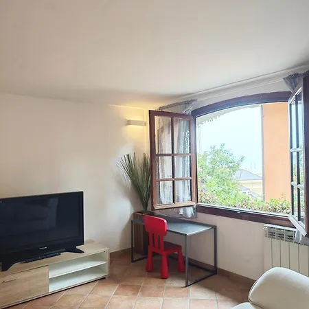 Hostdomus - La Ninfea Алассіо