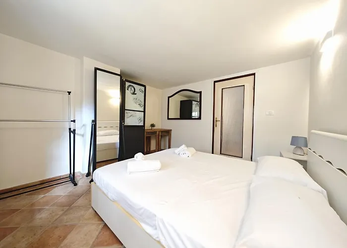 Hostdomus - La Ninfea Apartment *